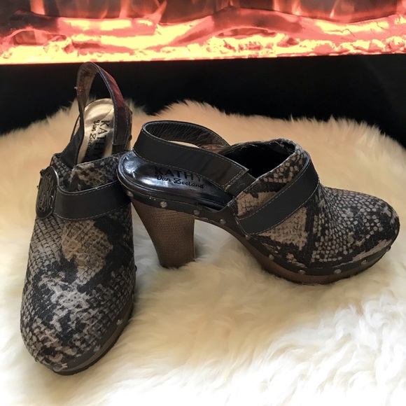 Like New! KATHY VAN ZEELAND Elsie Slingback Clogs, Snakeskin, Size 7.5 - Picture 5 of 9